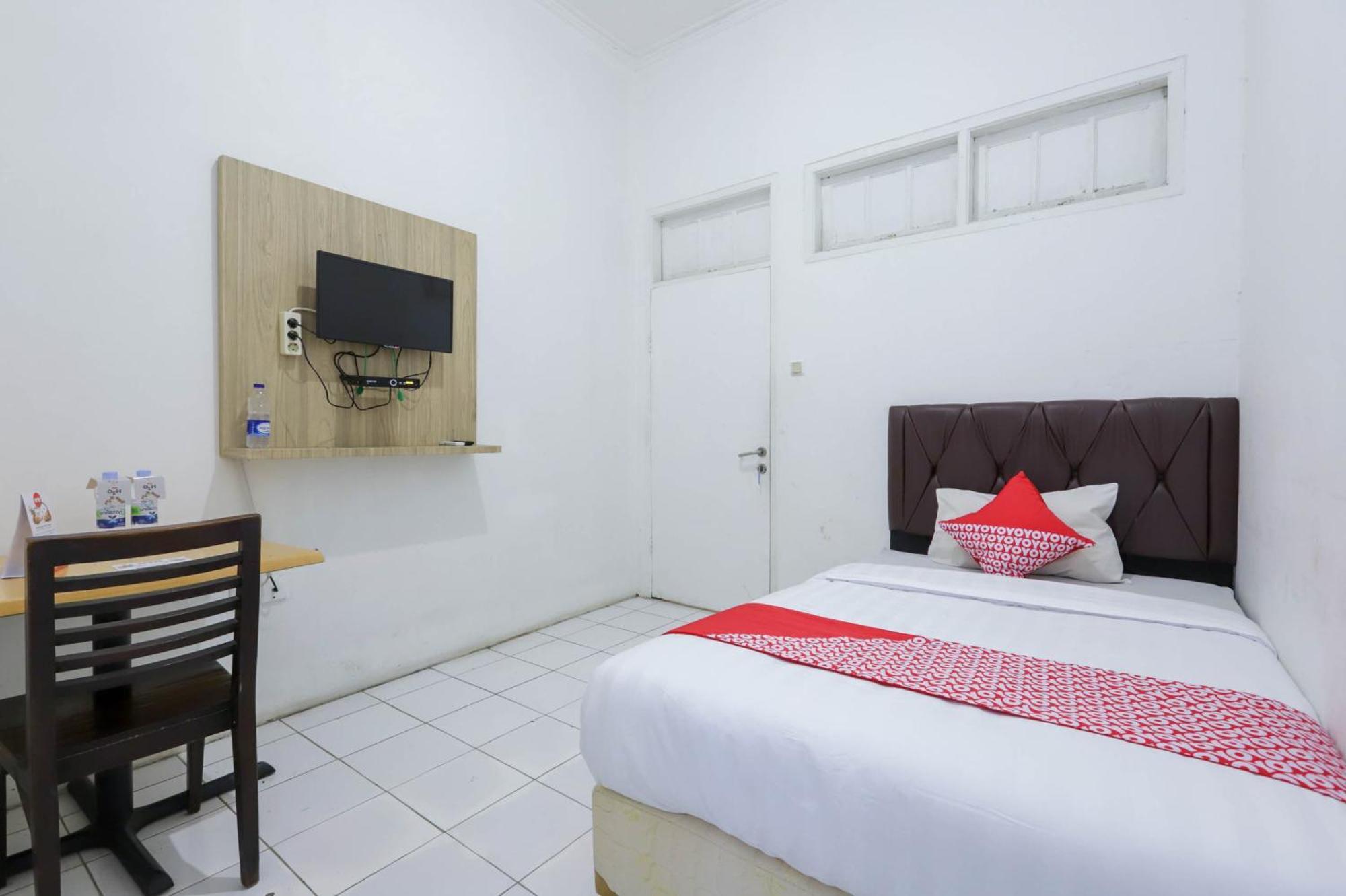 Oyo 1111 Pasar Baru Inn ジャカルタ エクステリア 写真