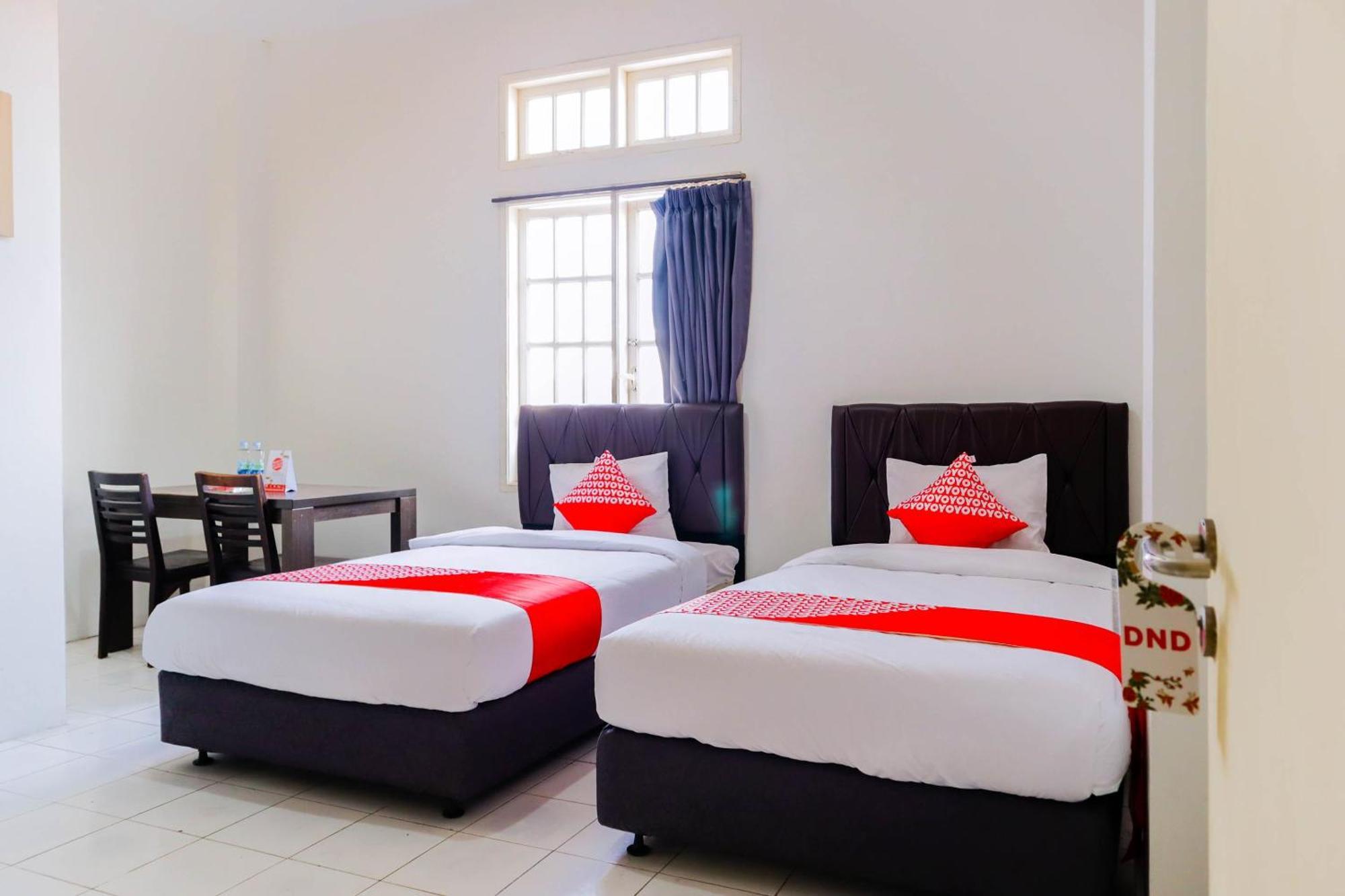 Oyo 1111 Pasar Baru Inn ジャカルタ エクステリア 写真