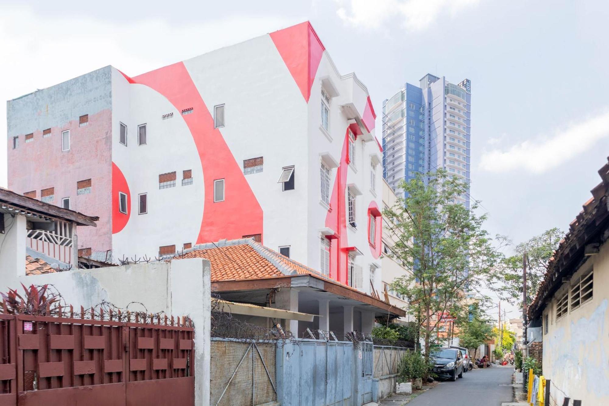 Oyo 1111 Pasar Baru Inn ジャカルタ エクステリア 写真