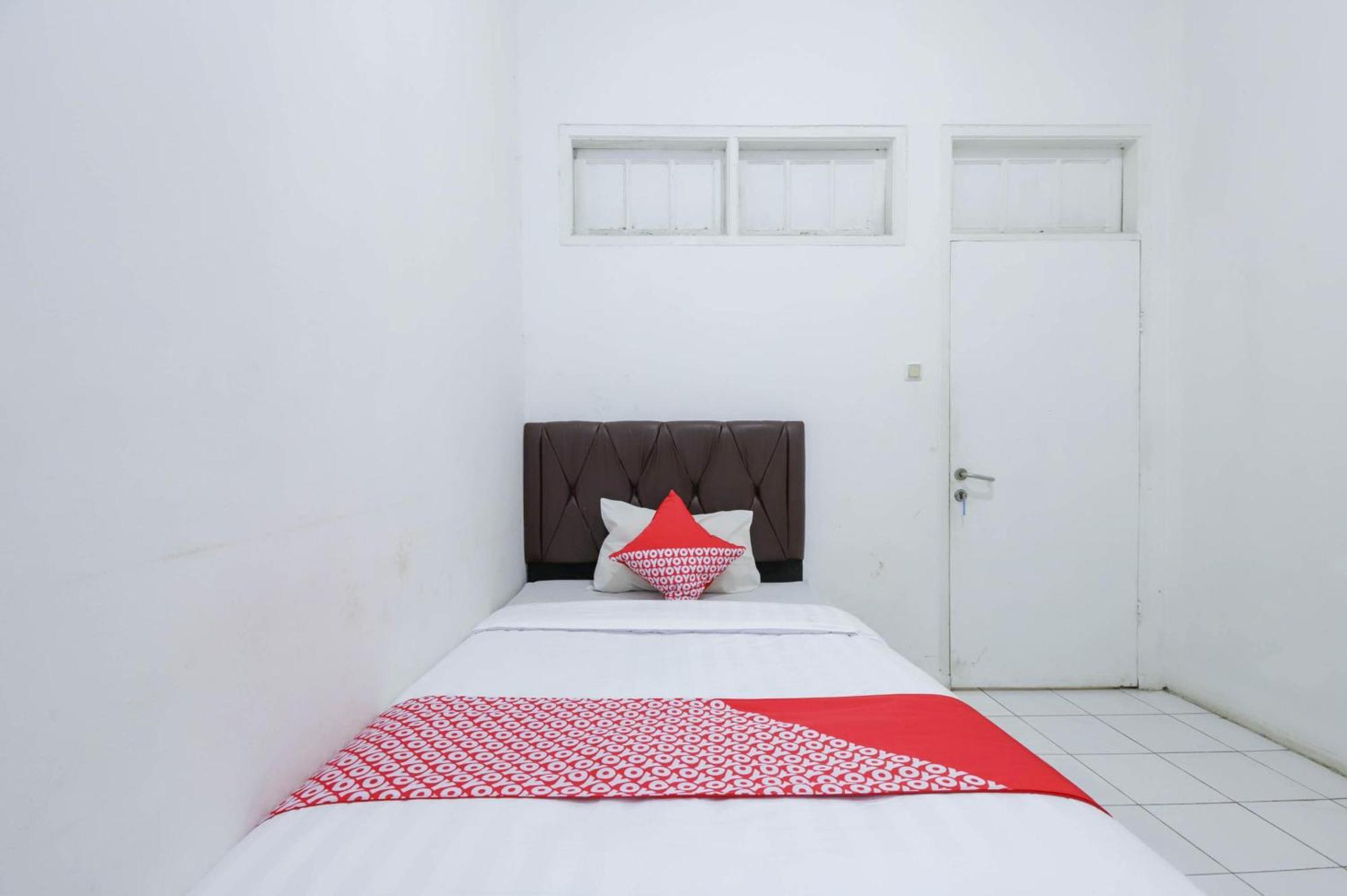Oyo 1111 Pasar Baru Inn ジャカルタ エクステリア 写真