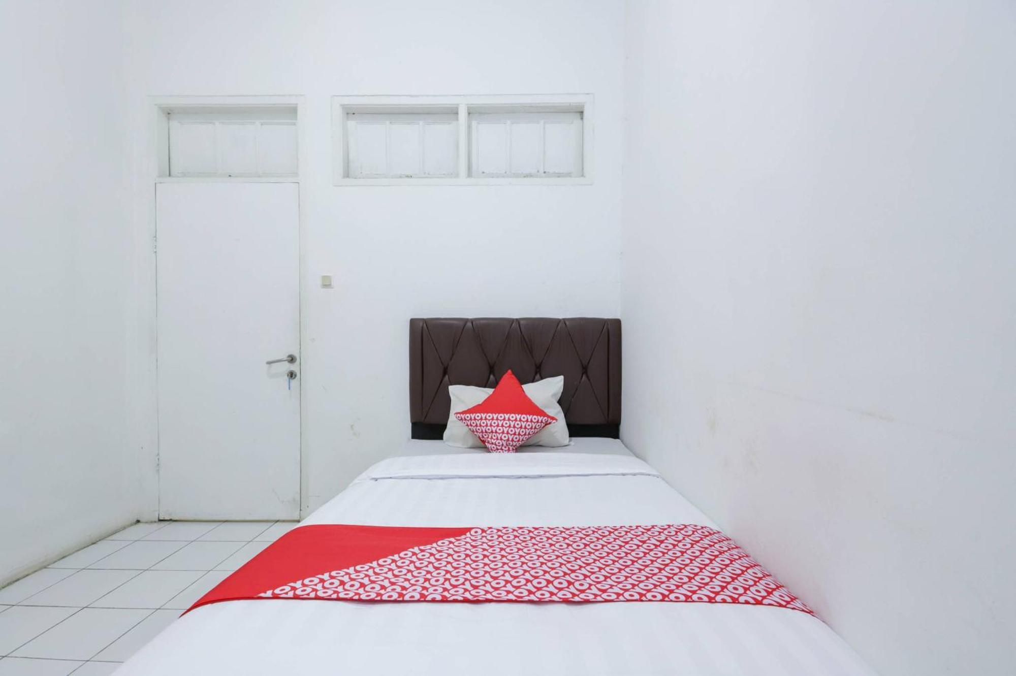 Oyo 1111 Pasar Baru Inn ジャカルタ エクステリア 写真