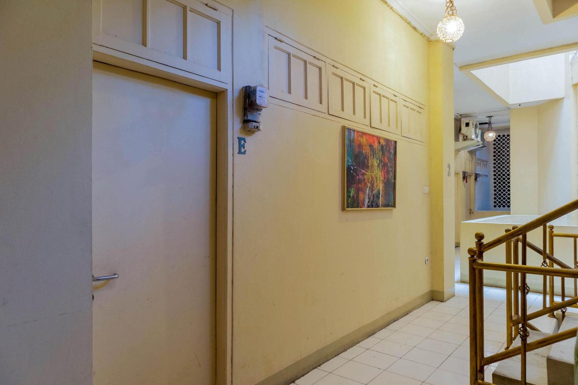 Oyo 1111 Pasar Baru Inn ジャカルタ エクステリア 写真