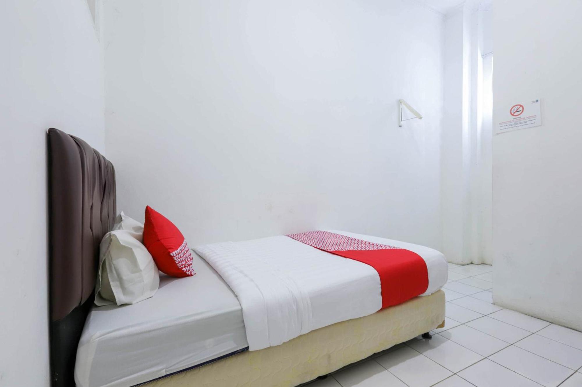 Oyo 1111 Pasar Baru Inn ジャカルタ エクステリア 写真