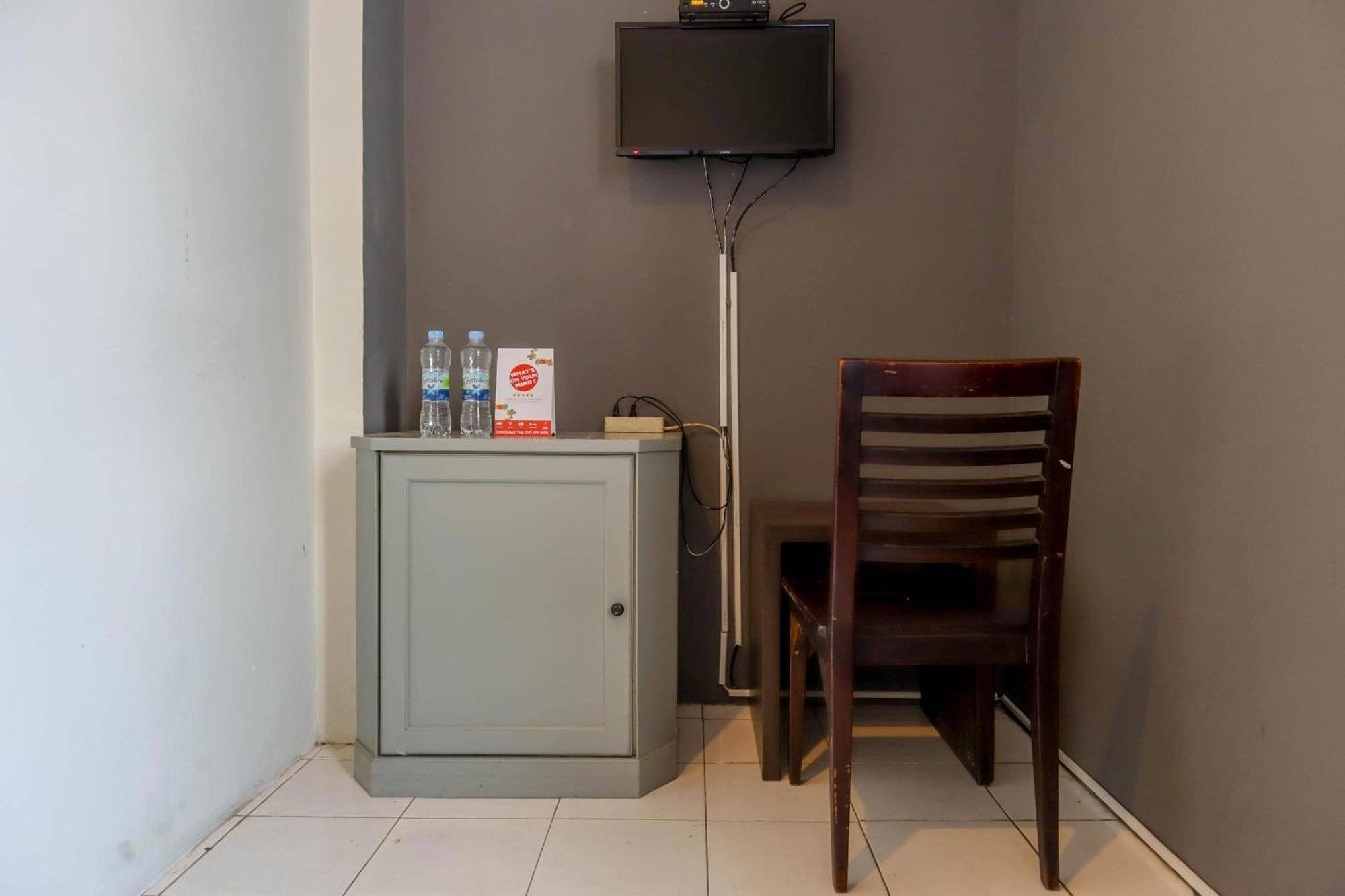 Oyo 1111 Pasar Baru Inn ジャカルタ エクステリア 写真