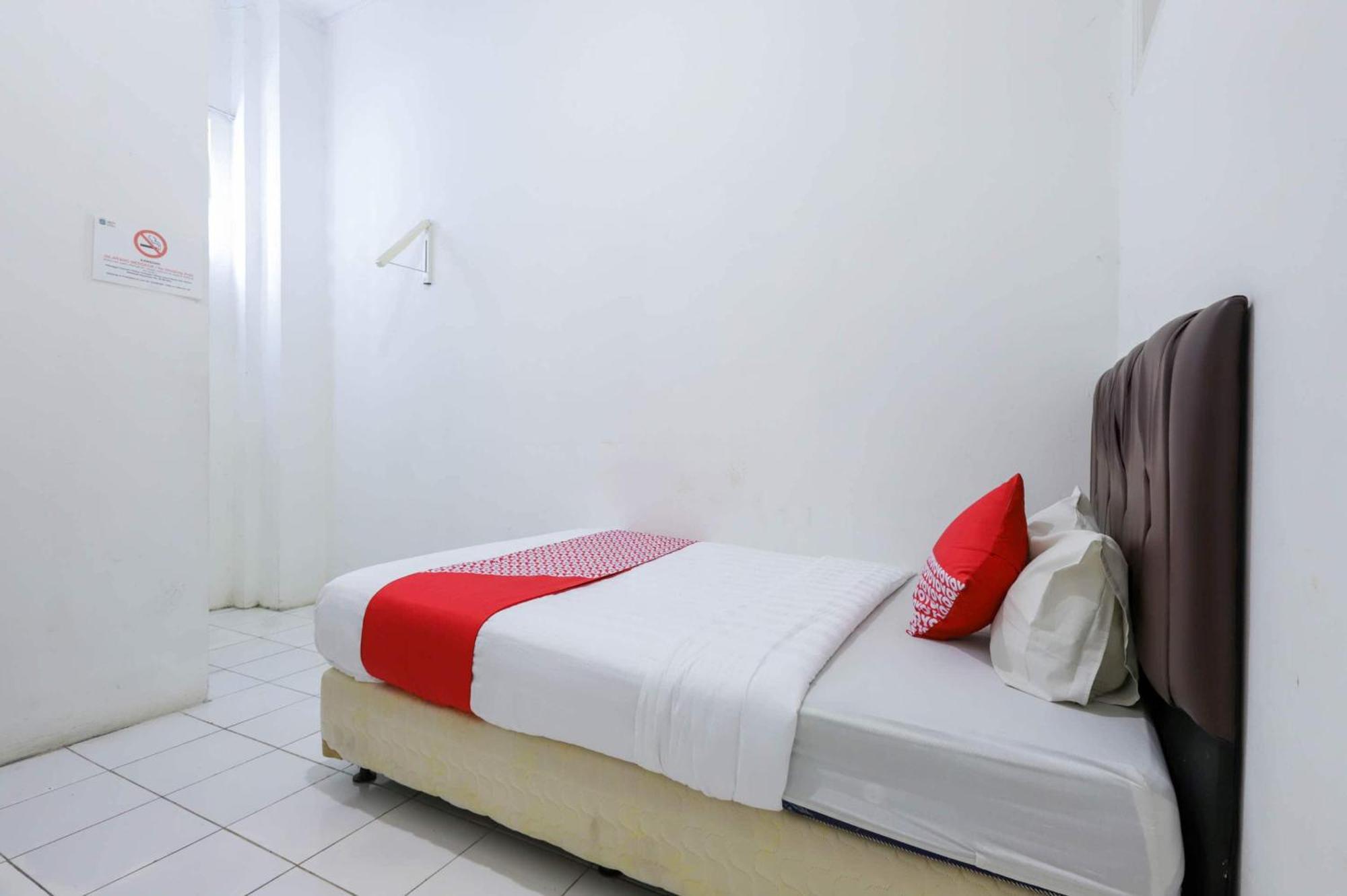 Oyo 1111 Pasar Baru Inn ジャカルタ エクステリア 写真