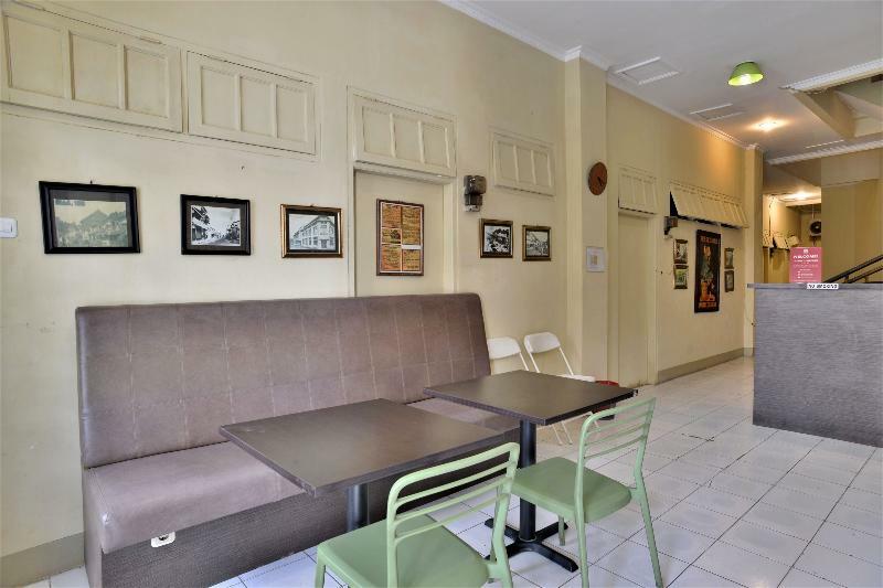 Oyo 1111 Pasar Baru Inn ジャカルタ エクステリア 写真