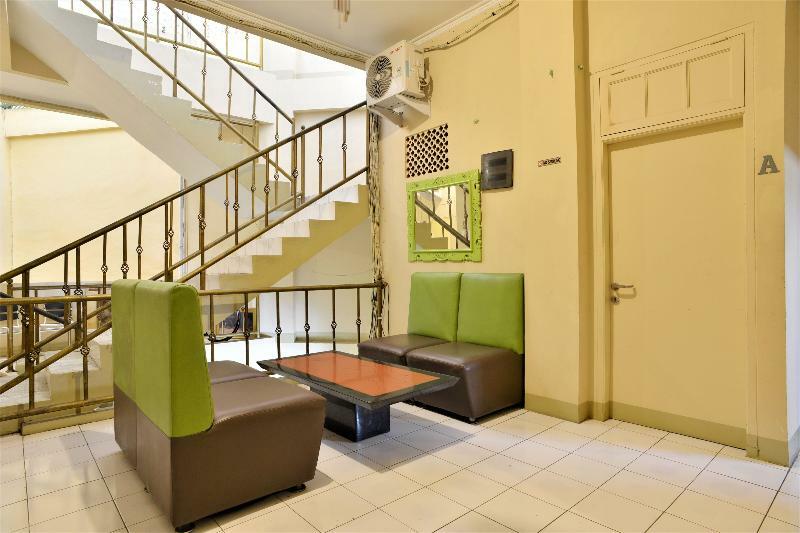 Oyo 1111 Pasar Baru Inn ジャカルタ エクステリア 写真